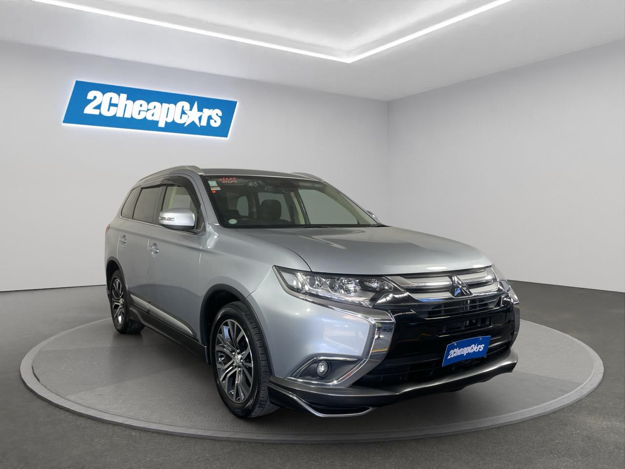 2016 Mitsubishi Outlander 24 G 4WD 7 Seater RV/SUV 4WD + REVERSING CAMERA + PUSH SRART 