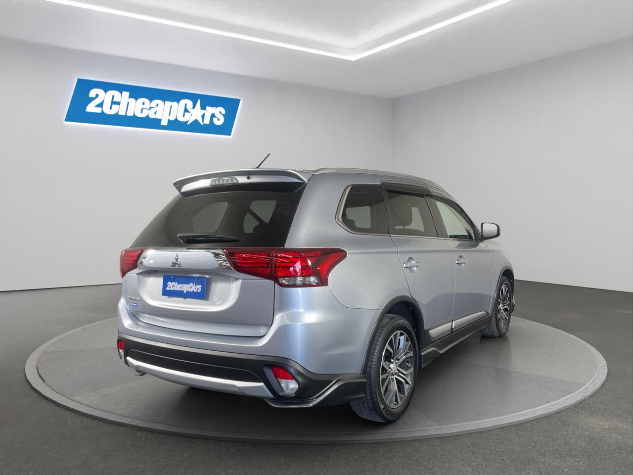 2016 Mitsubishi Outlander 24 G 4WD 7 Seater RV/SUV 4WD + REVERSING CAMERA + PUSH SRART 