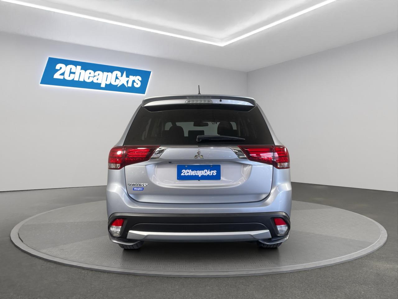 2016 Mitsubishi Outlander 24 G 4WD 7 Seater RV/SUV 4WD + REVERSING CAMERA + PUSH SRART 