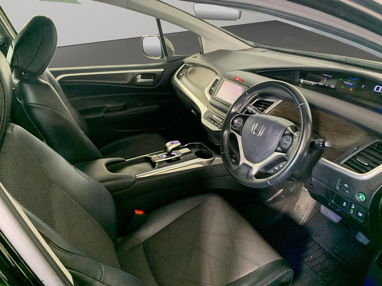 2017 Honda JADE HYBRID People Mover REVESING CAMERA + PUSH SRART + AUTO LIGHTS