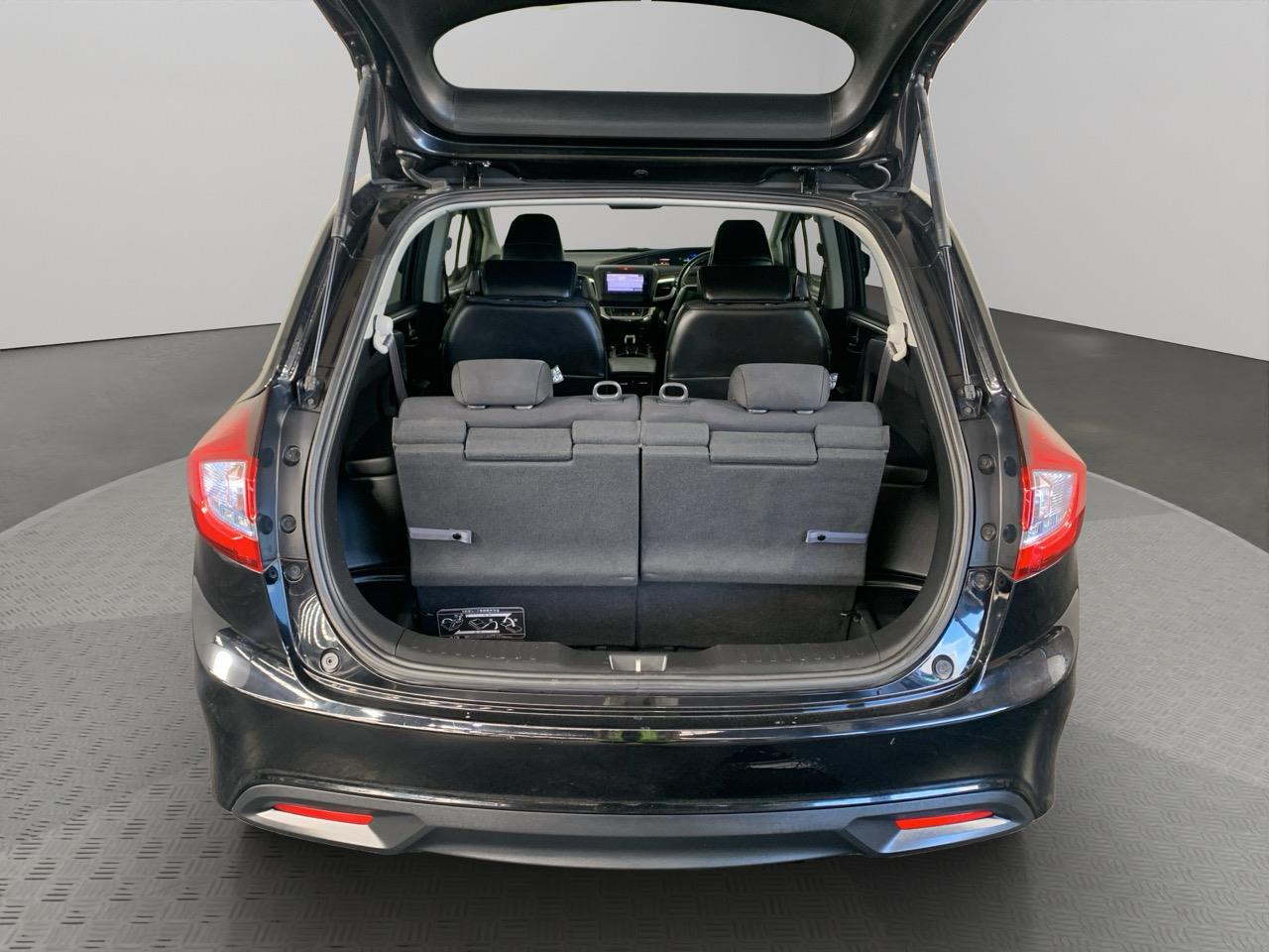 2017 Honda JADE HYBRID People Mover REVESING CAMERA + PUSH SRART + AUTO LIGHTS