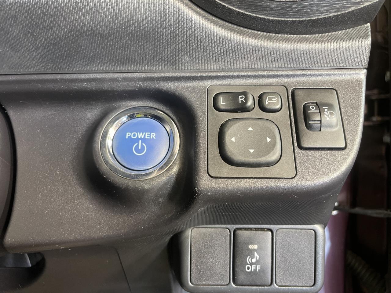 2014 Toyota Aqua S Hatchback REVERSING CAMERA + AUTO LIGHTS + SMART KEY