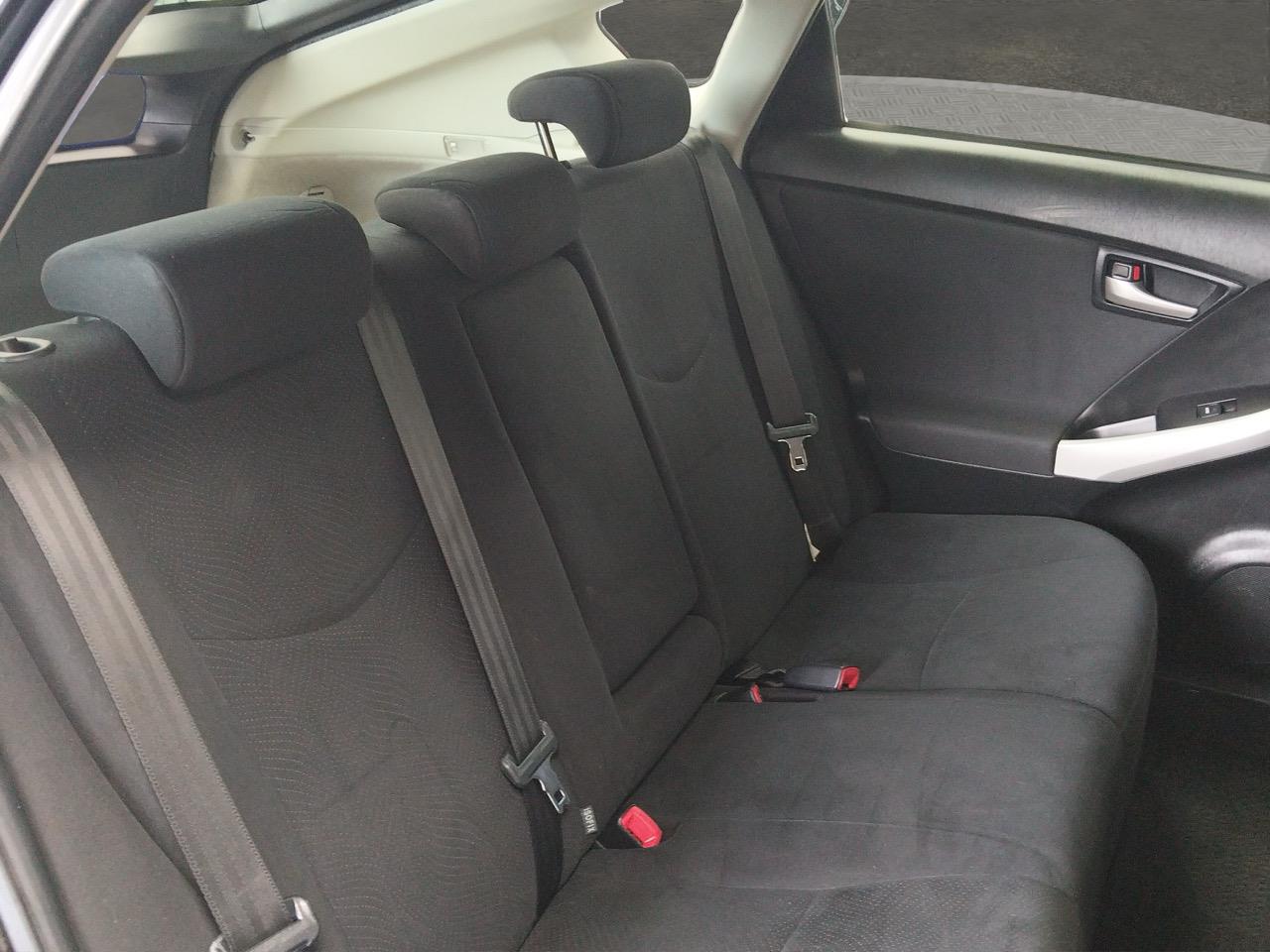 2012 Toyota Prius S Hatchback PUSH BUTTON START + AUTO LIGHTS + REVERSING CAMERA