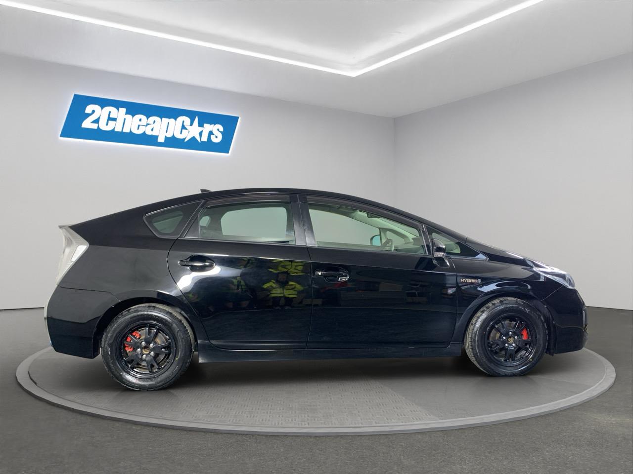 2012 Toyota Prius S Hatchback PUSH BUTTON START + AUTO LIGHTS + REVERSING CAMERA