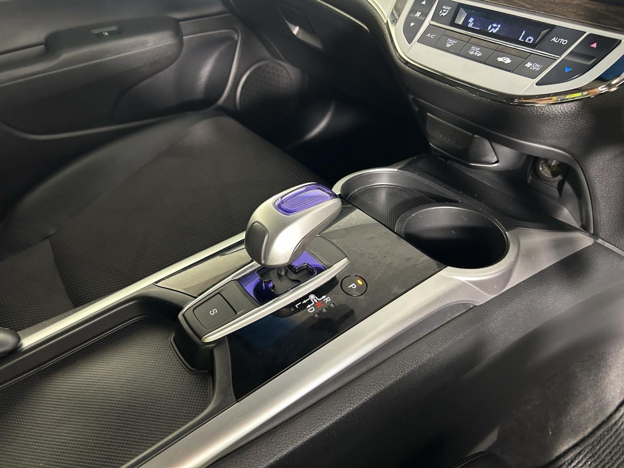 2016 Honda JADE HYBRID X People Mover REVERSING CAMERA + AUTO LIGHTS + PUSH BUTTON START