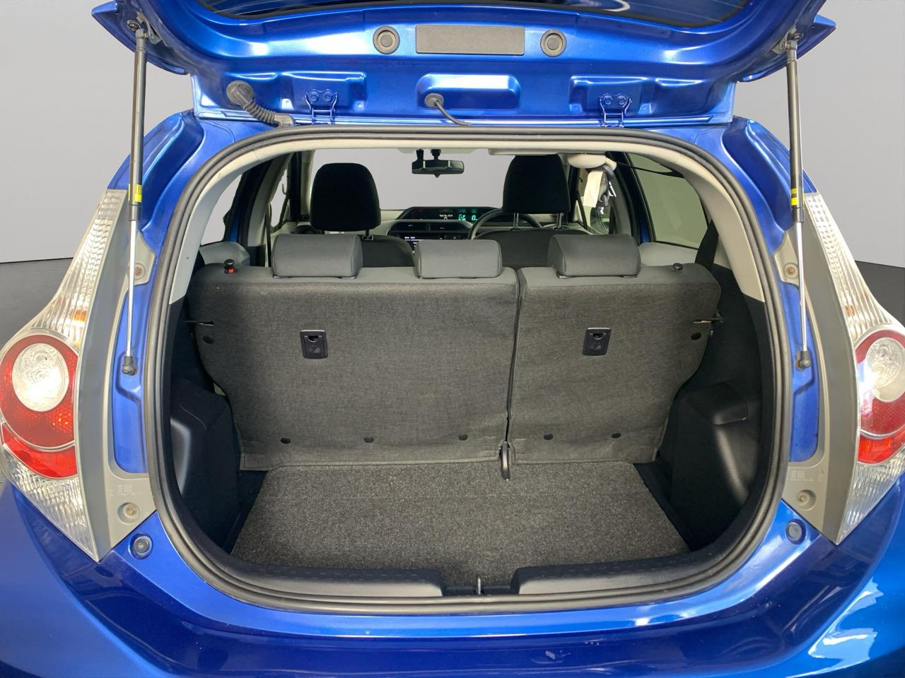 2013 Toyota Aqua S Hatchback REVERSING CAMERA + PUSH BUTTON START + AUTO LIGHTS