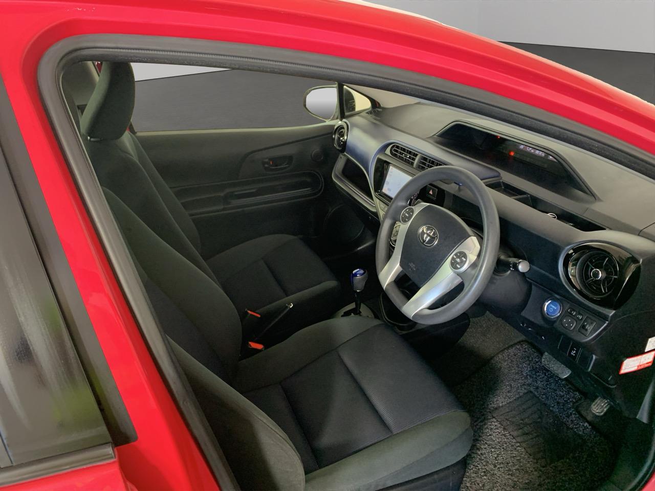 2015 Toyota Aqua Facelift Model S Hatchback GREAT SPACE + PUSH START + REVERSING CAMERA