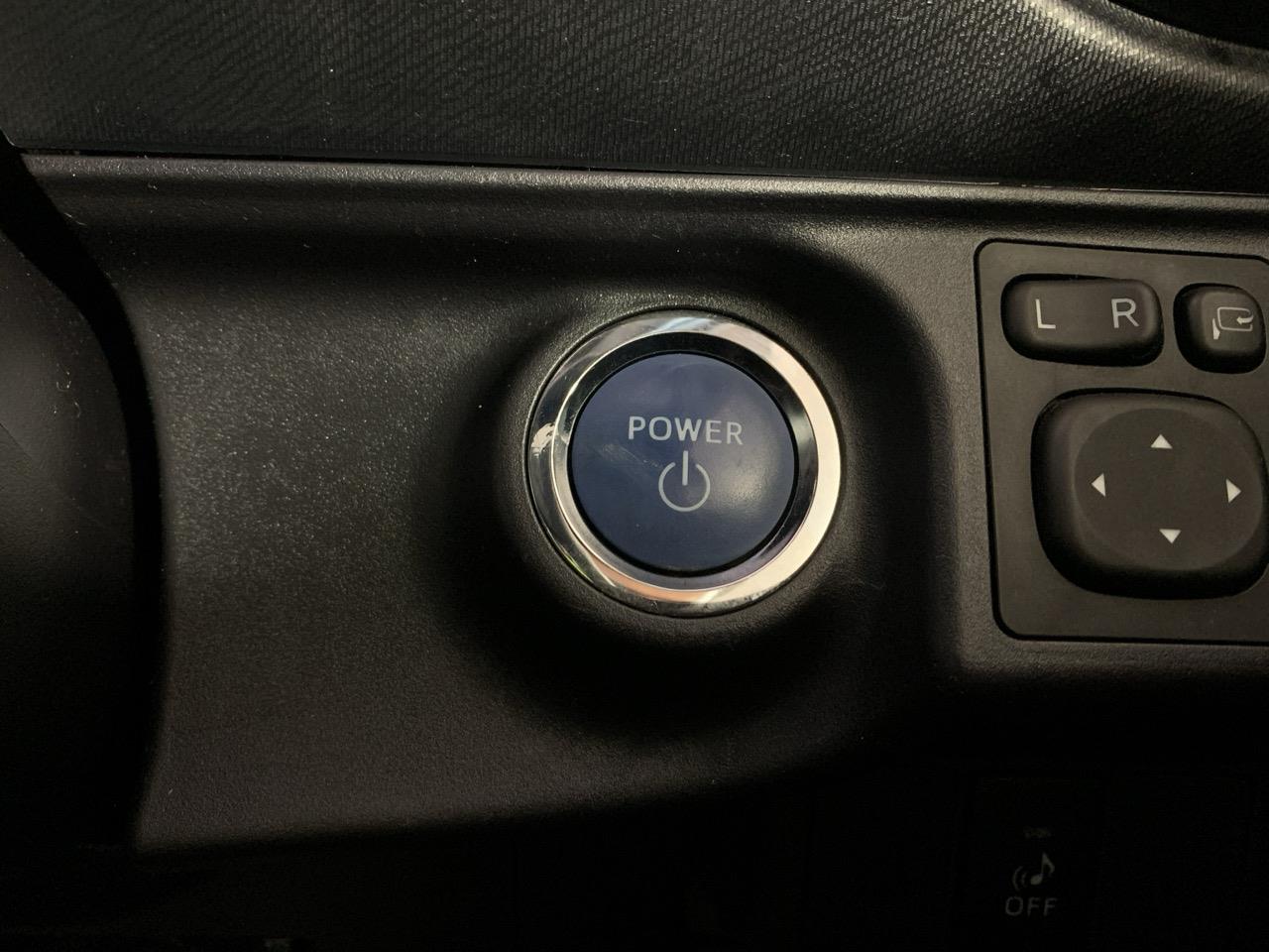 2015 Toyota Aqua Facelift Model S Hatchback GREAT SPACE + PUSH START + REVERSING CAMERA