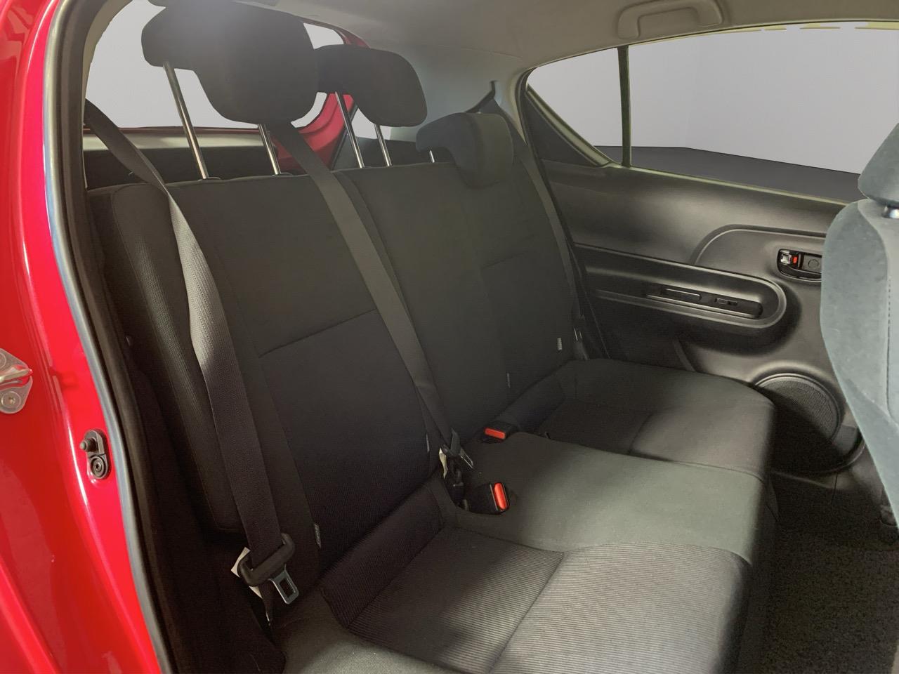 2015 Toyota Aqua Facelift Model S Hatchback GREAT SPACE + PUSH START + REVERSING CAMERA