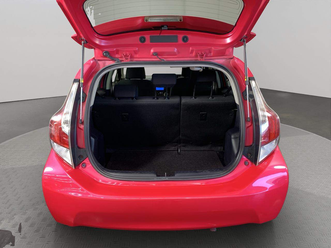 2015 Toyota Aqua Facelift Model S Hatchback GREAT SPACE + PUSH START + REVERSING CAMERA