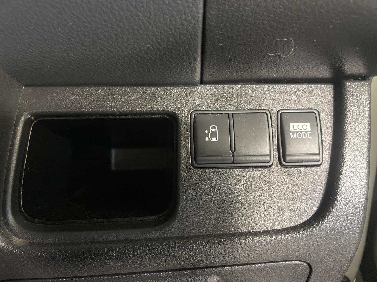 2013 Nissan Serena Hybrid Highway Star People Mover CRUISE CONTROL + REVERSING CAMERA + AUTO LIGHTS