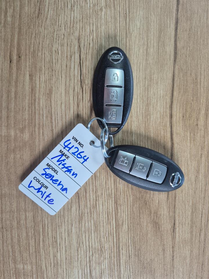 2013 Nissan Serena Hybrid Highway Star People Mover CRUISE CONTROL + REVERSING CAMERA + AUTO LIGHTS