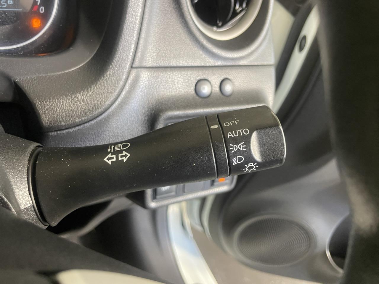 2015 Nissan Note X DIG- S Hatchback LOW KMS + REVERSING CAMERA + AUTO LIGHTS