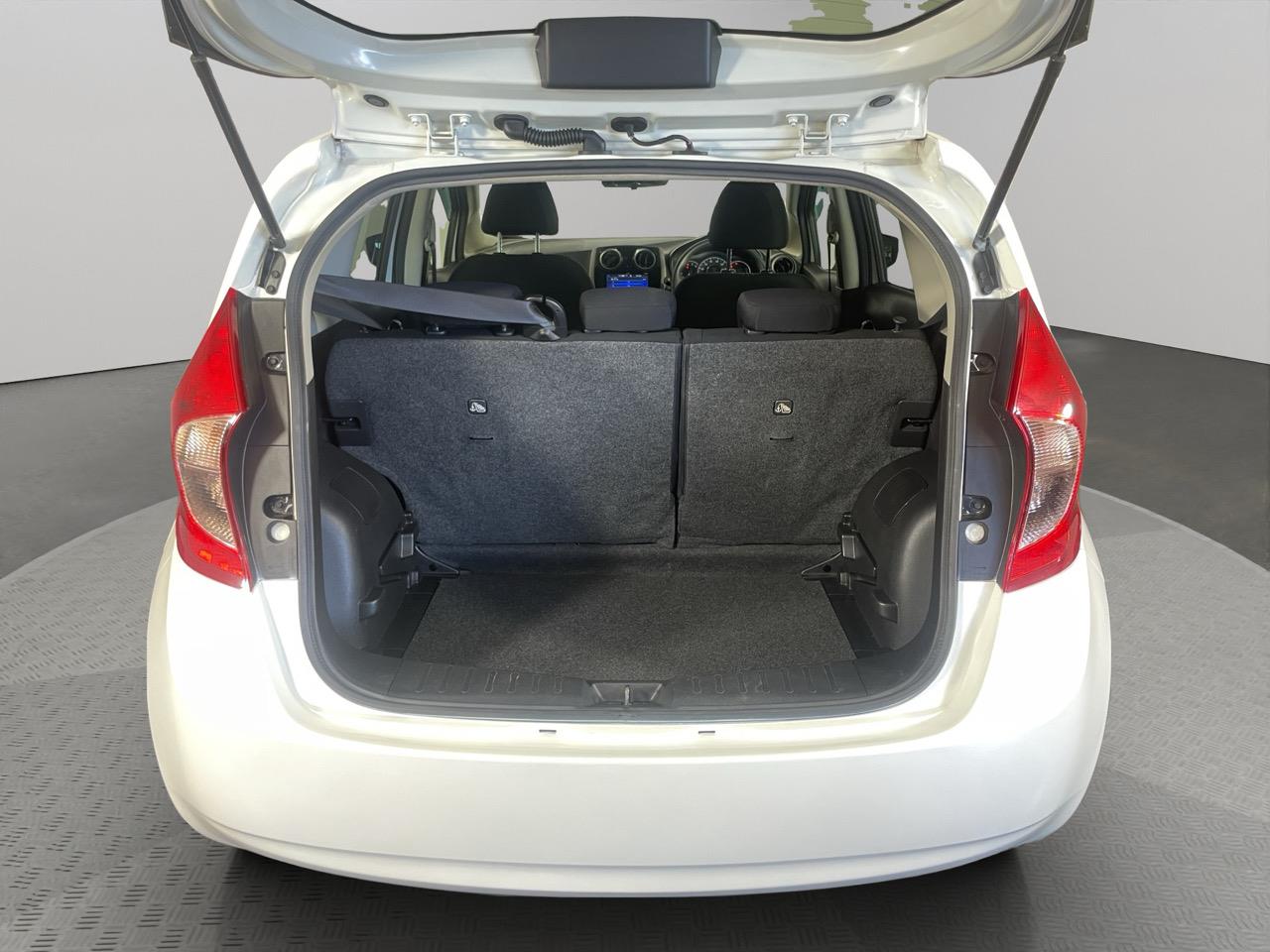 2015 Nissan Note X DIG- S Hatchback LOW KMS + REVERSING CAMERA + AUTO LIGHTS