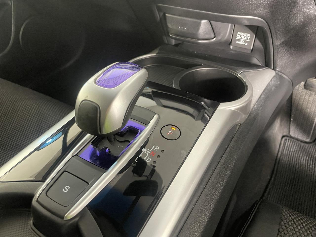 2015 Honda JADE HYBRID X People Mover REVERSING CAMERA + CRUISE CONTROL