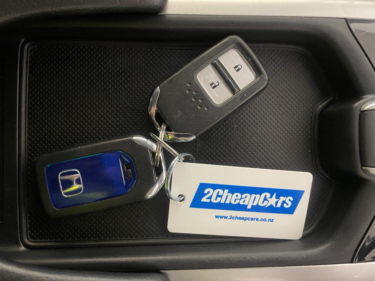 2015 Honda JADE HYBRID X People Mover REVERSING CAMERA + CRUISE CONTROL