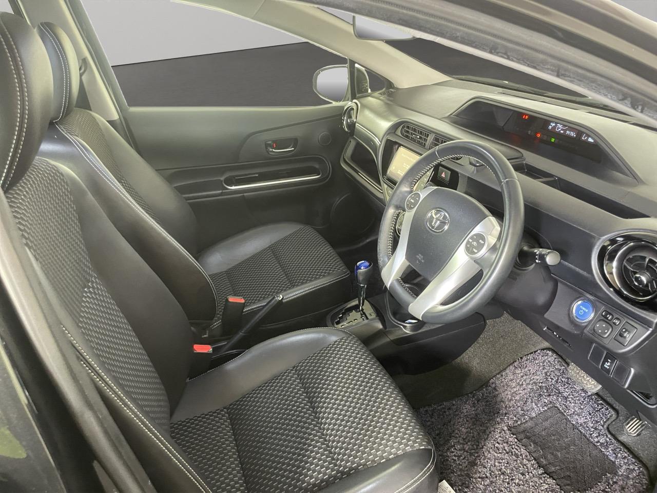 2015 Toyota Aqua X-URBAN Hatchback REVERSING CAMERA + AUTO LIGHTS + PUSH BUTTON START