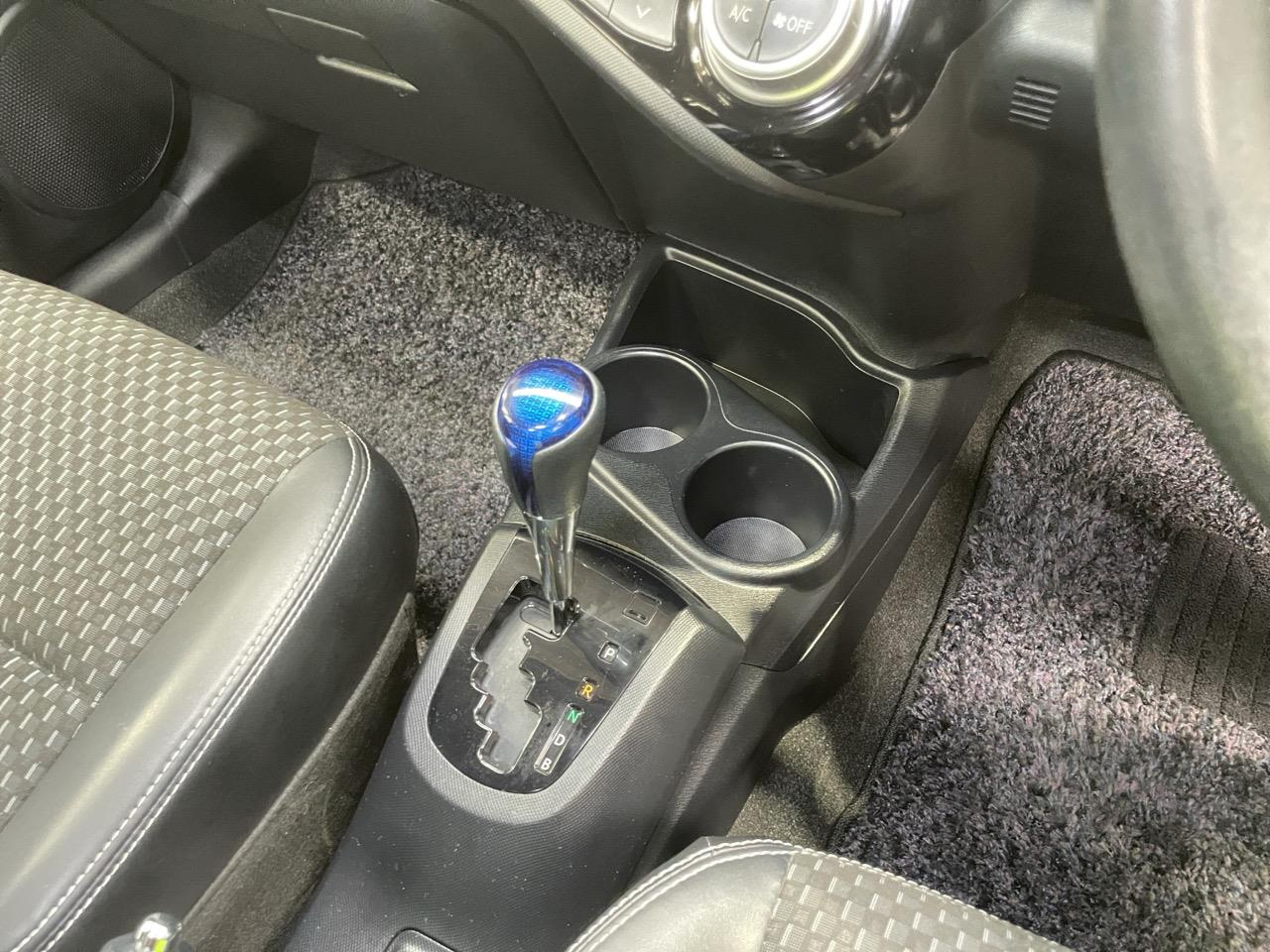 2015 Toyota Aqua X-URBAN Hatchback REVERSING CAMERA + AUTO LIGHTS + PUSH BUTTON START