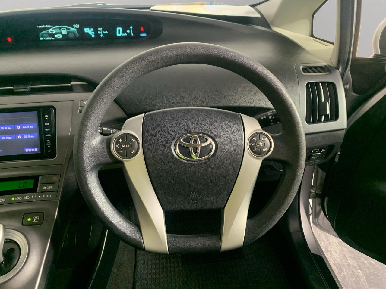 2013 Toyota Prius S Hatchback PUSH BUTTON START + AUTO LIGHTS + REVERSING CAMERA