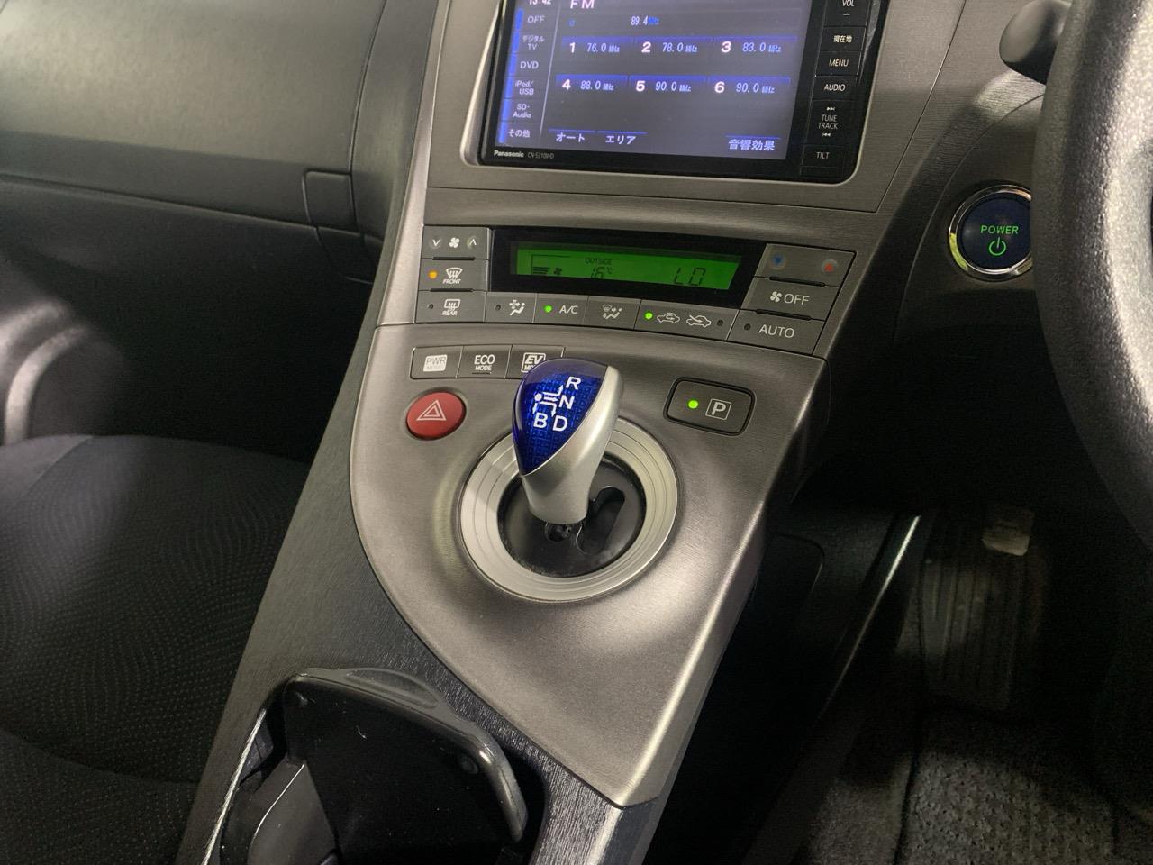 2013 Toyota Prius S Hatchback PUSH BUTTON START + AUTO LIGHTS + REVERSING CAMERA