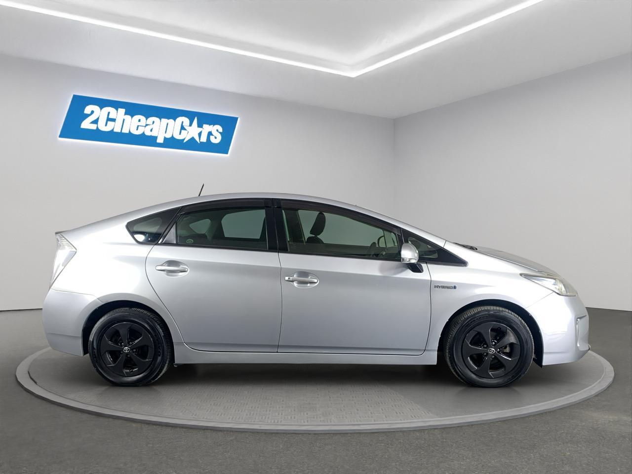 2013 Toyota Prius S Hatchback PUSH BUTTON START + AUTO LIGHTS + REVERSING CAMERA