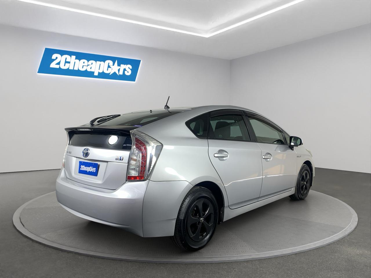 2013 Toyota Prius S Hatchback PUSH BUTTON START + AUTO LIGHTS + REVERSING CAMERA