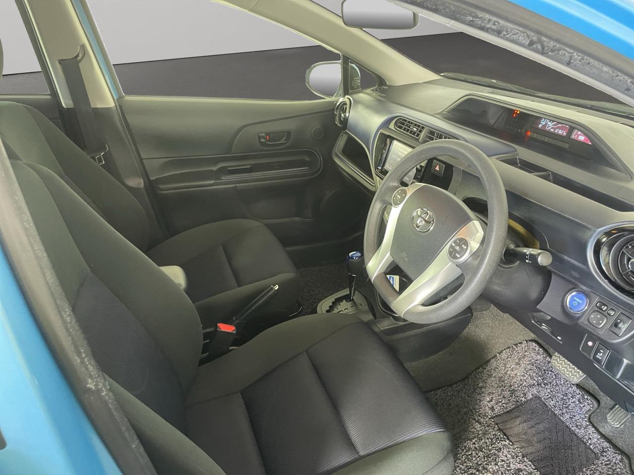 2015 Toyota Aqua Facelift Model S Hatchback REVERSING CAMERA + AUTO LIGHTS + PUSH BUTTON START