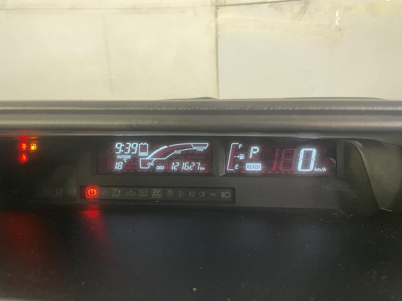 2015 Toyota Aqua Facelift Model S Hatchback REVERSING CAMERA + AUTO LIGHTS + PUSH BUTTON START