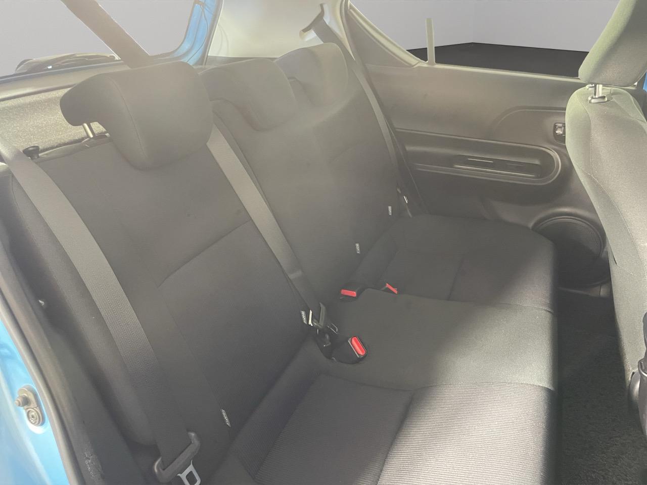 2015 Toyota Aqua Facelift Model S Hatchback REVERSING CAMERA + AUTO LIGHTS + PUSH BUTTON START