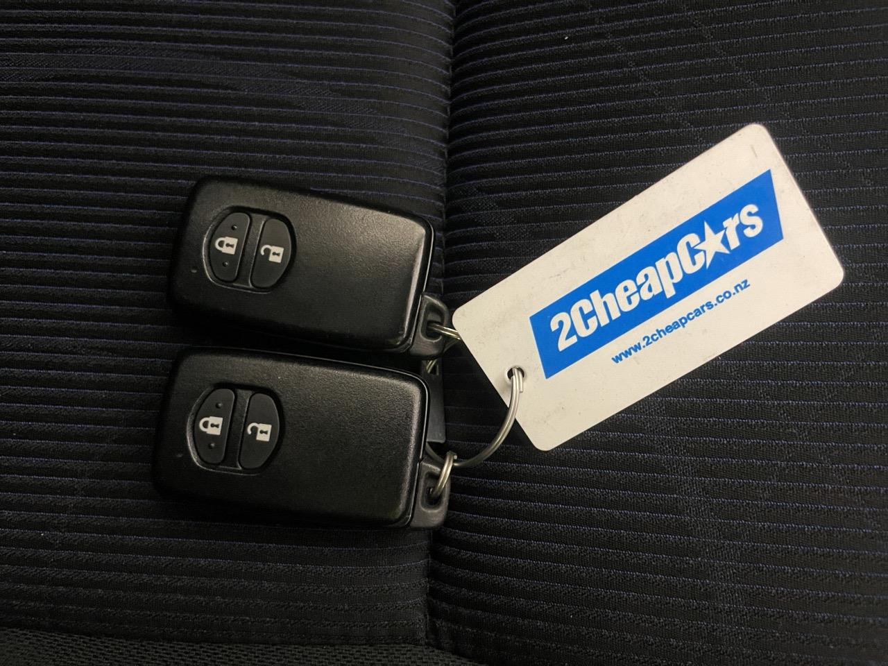 2015 Toyota Aqua Facelift Model S Hatchback REVERSING CAMERA + AUTO LIGHTS + PUSH BUTTON START