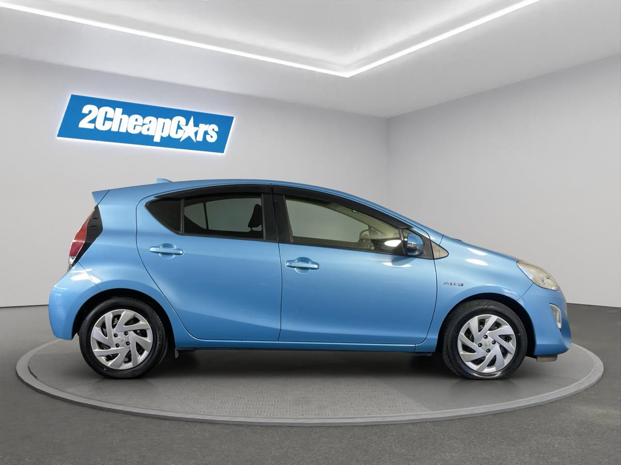 2015 Toyota Aqua Facelift Model S Hatchback REVERSING CAMERA + AUTO LIGHTS + PUSH BUTTON START