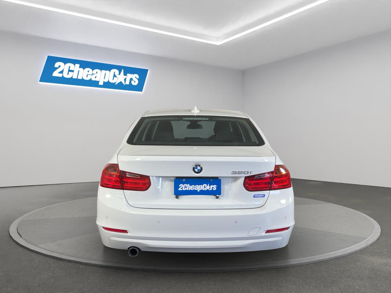 2014 BMW 320i  Sedan LOW KM + REVERSING CAMERA + PARKING SENSORS