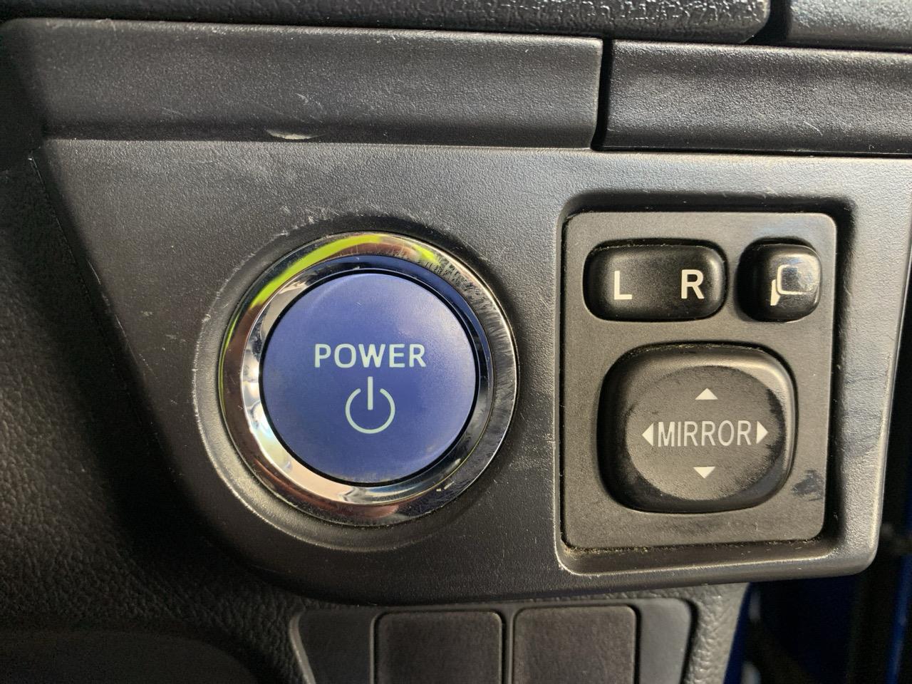 2015 Toyota Corolla Fielder Hybrid Station Wagon PUSH BUTTON START + REVERSING CAMERA + AUTO LIGHTS