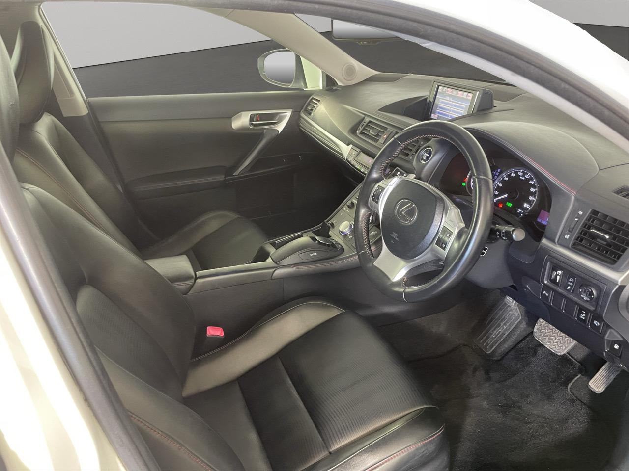 2013 Lexus CT200h Hybrid Hatchback REVERSING CAMERA + PARKING SENSORS