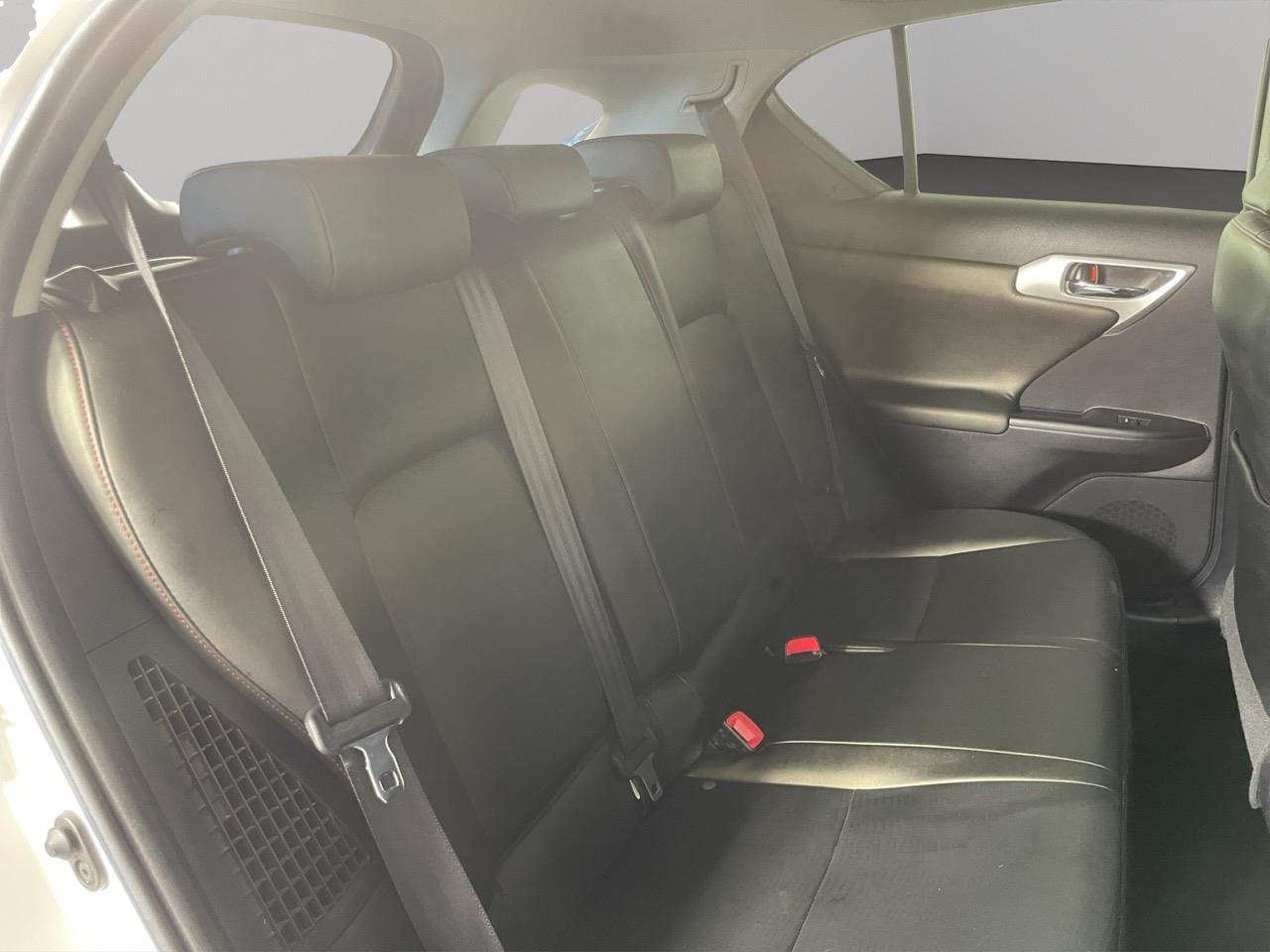 2013 Lexus CT200h Hybrid Hatchback REVERSING CAMERA + PARKING SENSORS