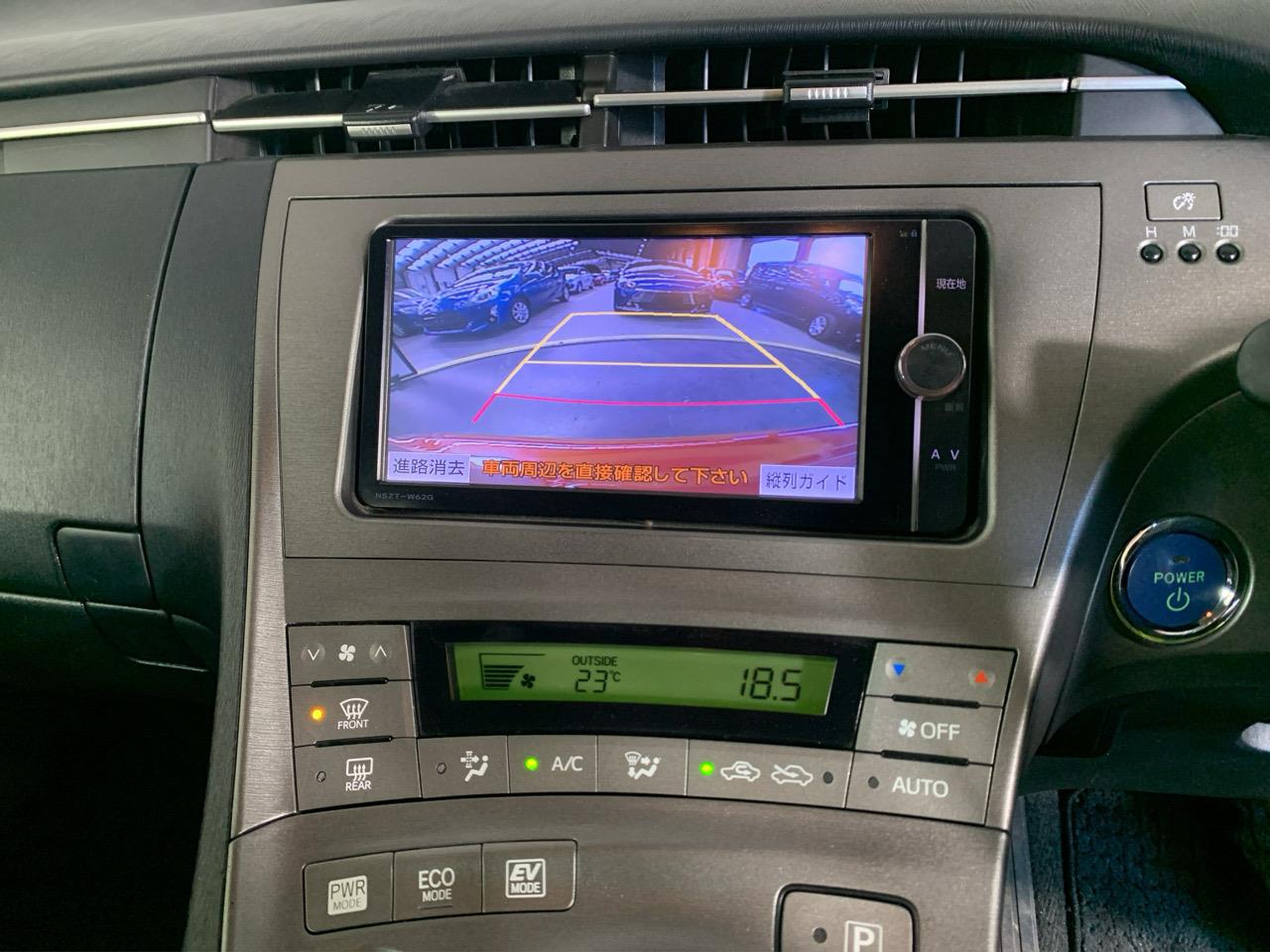 2013 Toyota Prius S Hatchback REVERSING CAMERA + PUSH BUTTON START + AUTO LIGHTS