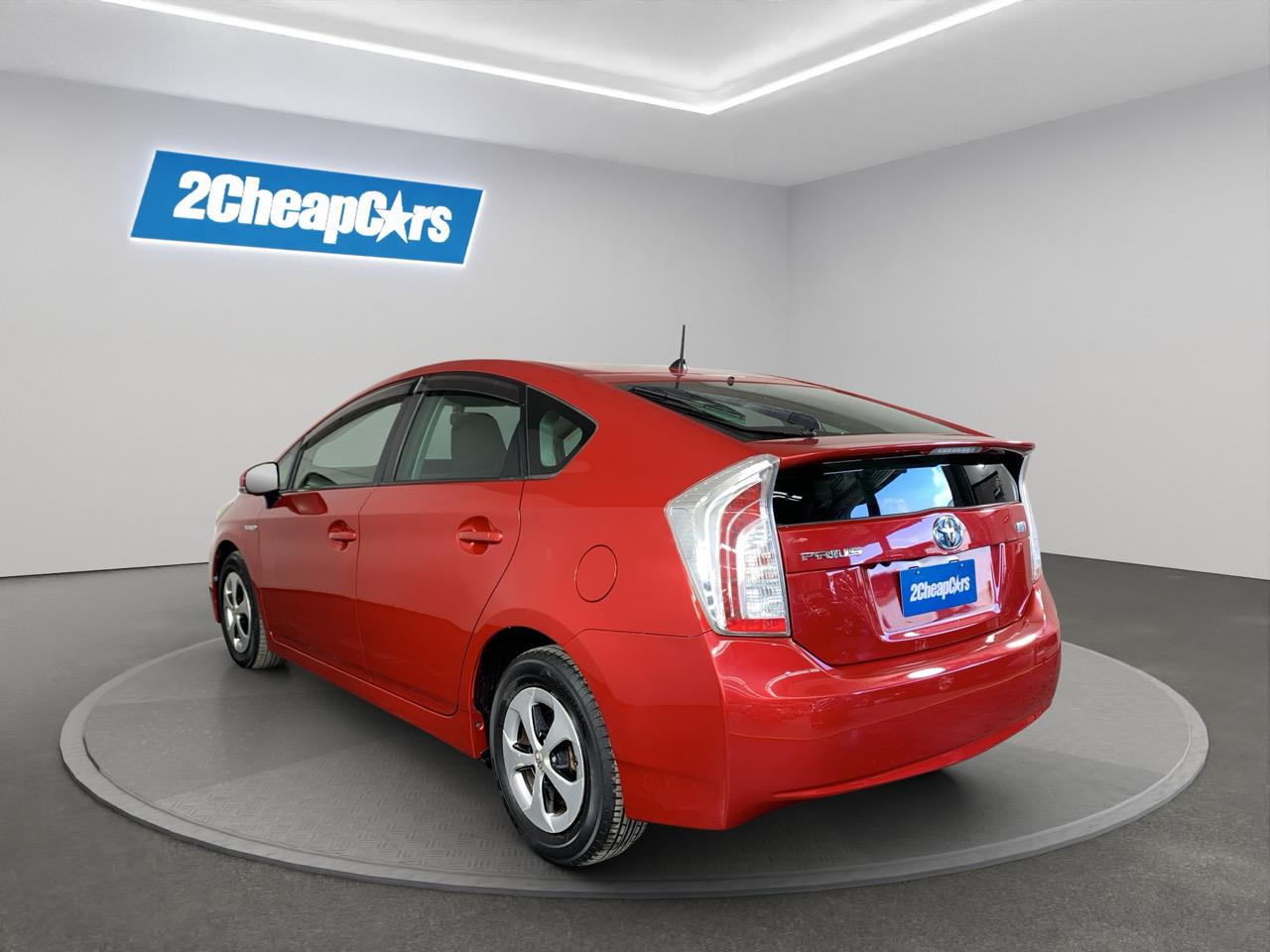 2013 Toyota Prius S Hatchback REVERSING CAMERA + PUSH BUTTON START + AUTO LIGHTS