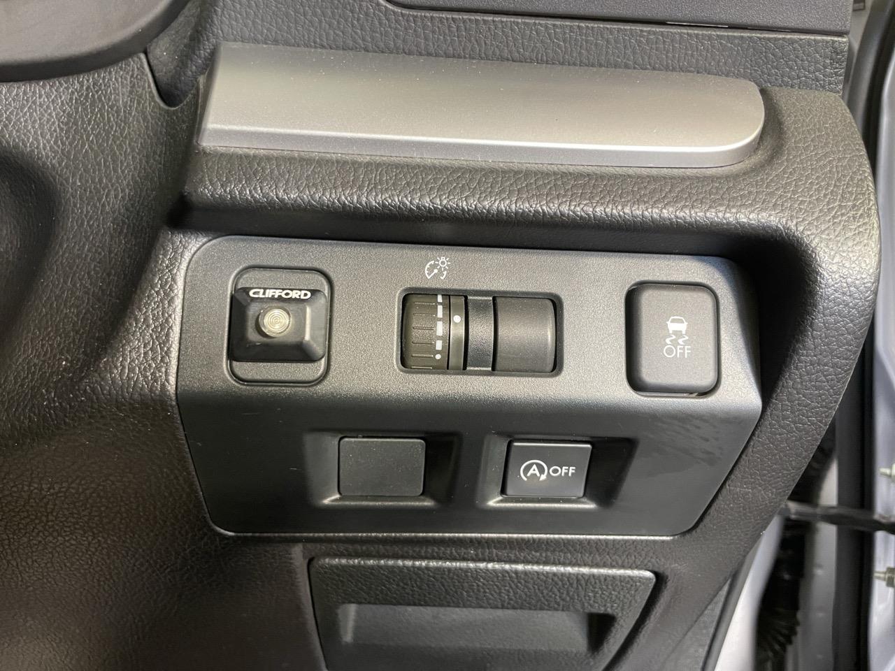 2013 Subaru Impreza SPORT 2.0S AWD Hatchback AWD + CRUISE CONTROL + REVERSING CAMERA