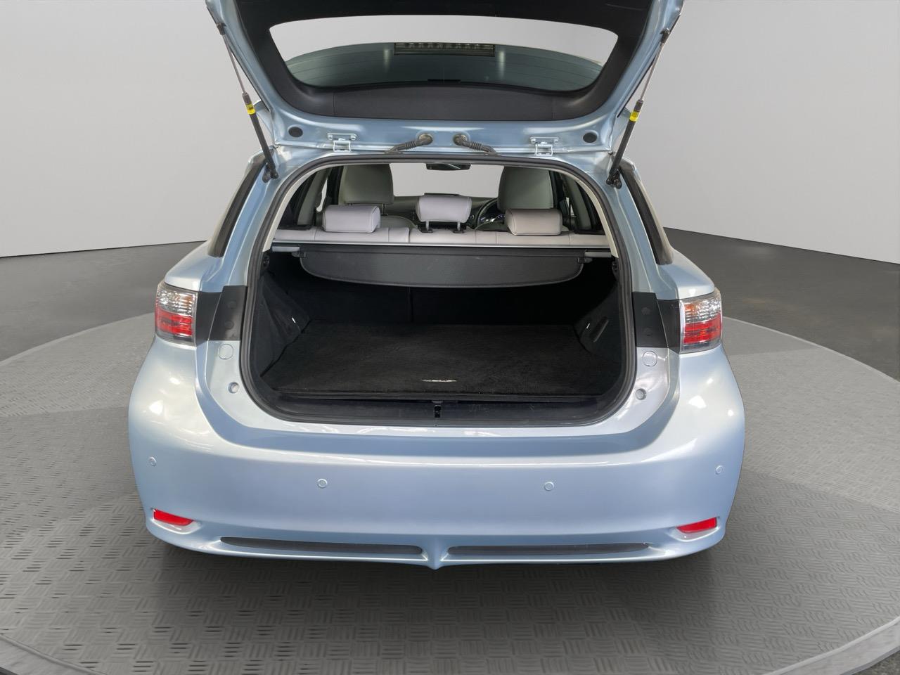 2012 Lexus CT200h Version L Hatchback LOW KMS + REVERSING CAMERA + PARKING SENSORS