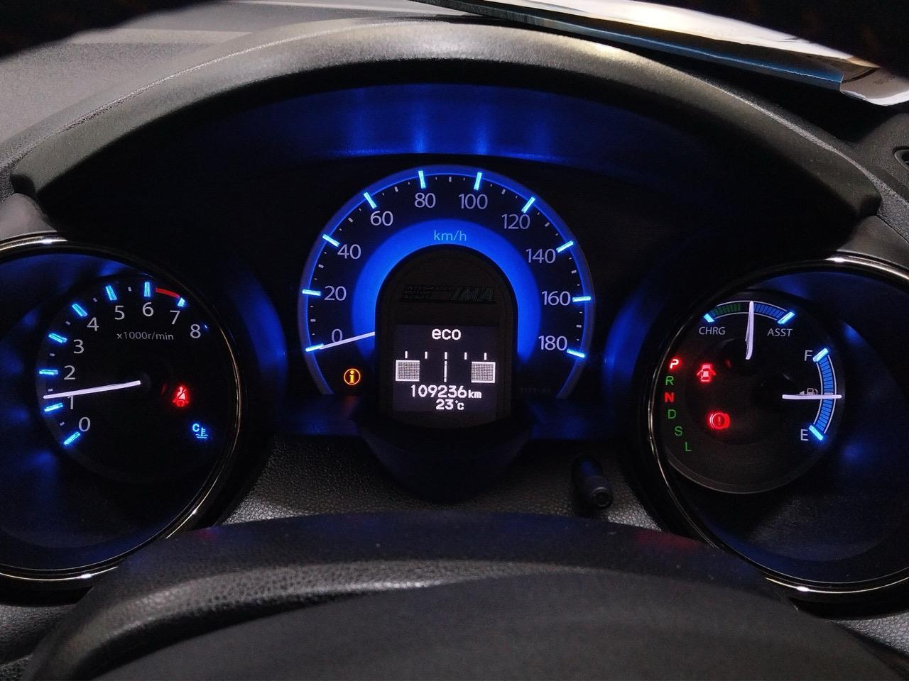 2012 Honda Fit Jazz Shuttle Hybrid Station Wagon CRUISE CONTROL + REVERSING CAMERA