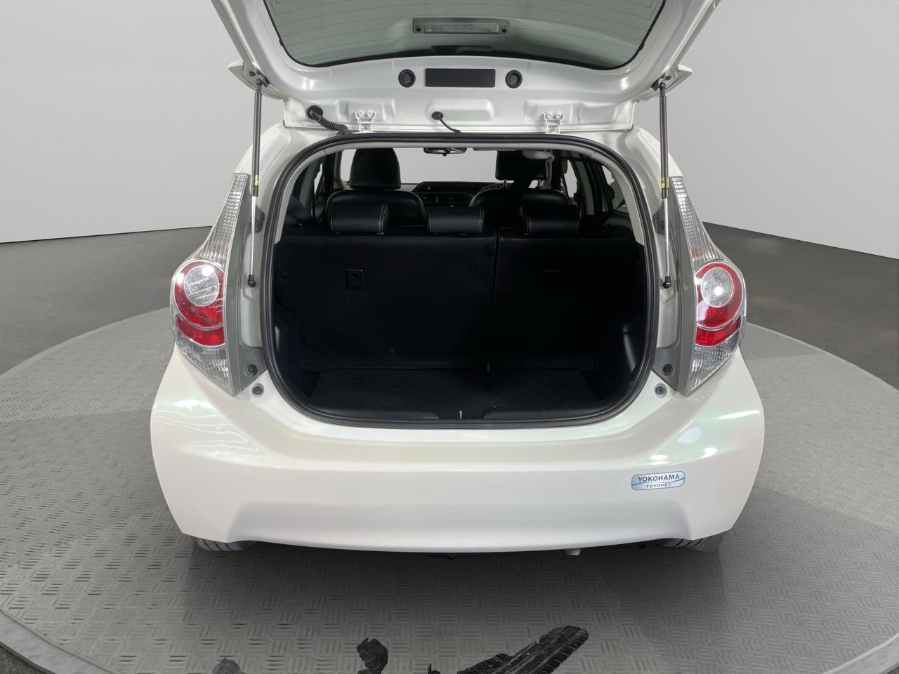 2014 Toyota Aqua G Balck Soft Leather Selection Hatchback REVERSING CAMERA + PUSH BUTTON START + AUTO LIGHTS