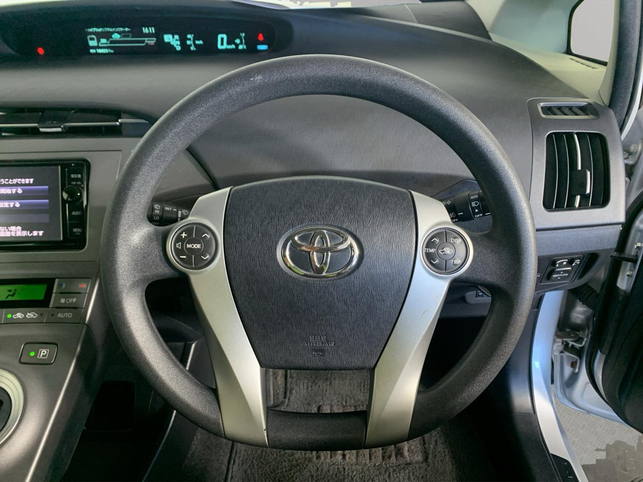 2014 Toyota Prius S Hatchback PUSH BUTTON START + AUTO LIGHTS + REVERSING CAMERA