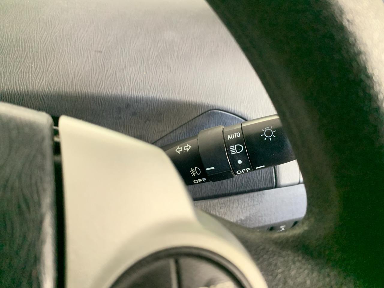 2014 Toyota Prius S Hatchback PUSH BUTTON START + AUTO LIGHTS + REVERSING CAMERA