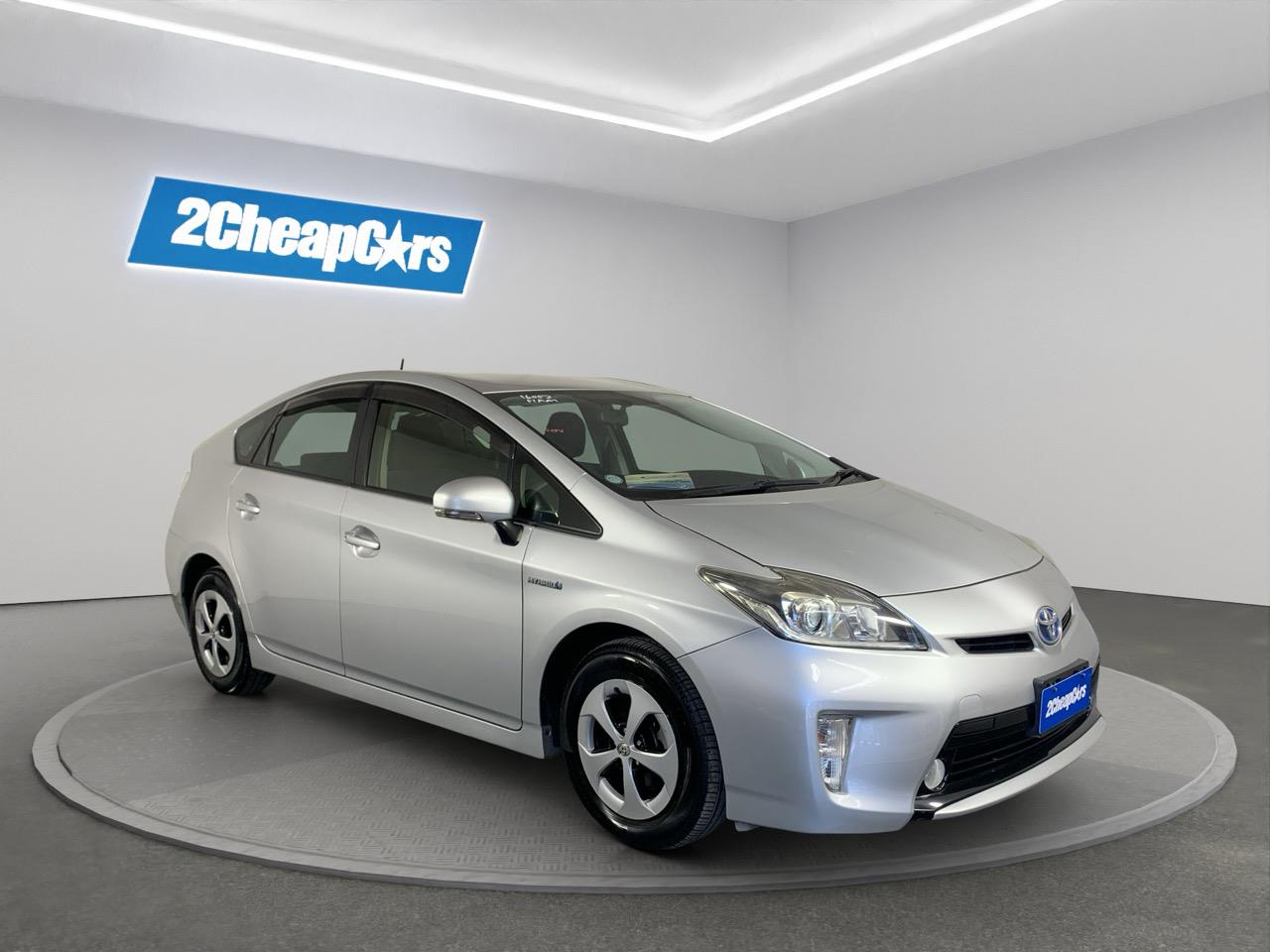 2014 Toyota Prius S Hatchback PUSH BUTTON START + AUTO LIGHTS + REVERSING CAMERA