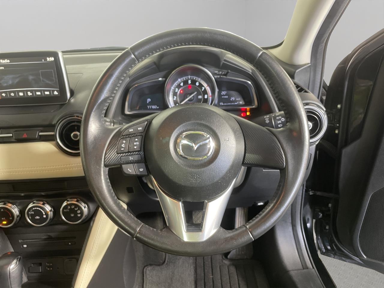 2014 Mazda Demio 2 New Shape Skyactive Hatchback SMART KEY + I-STOP + AUTO LIGHTS