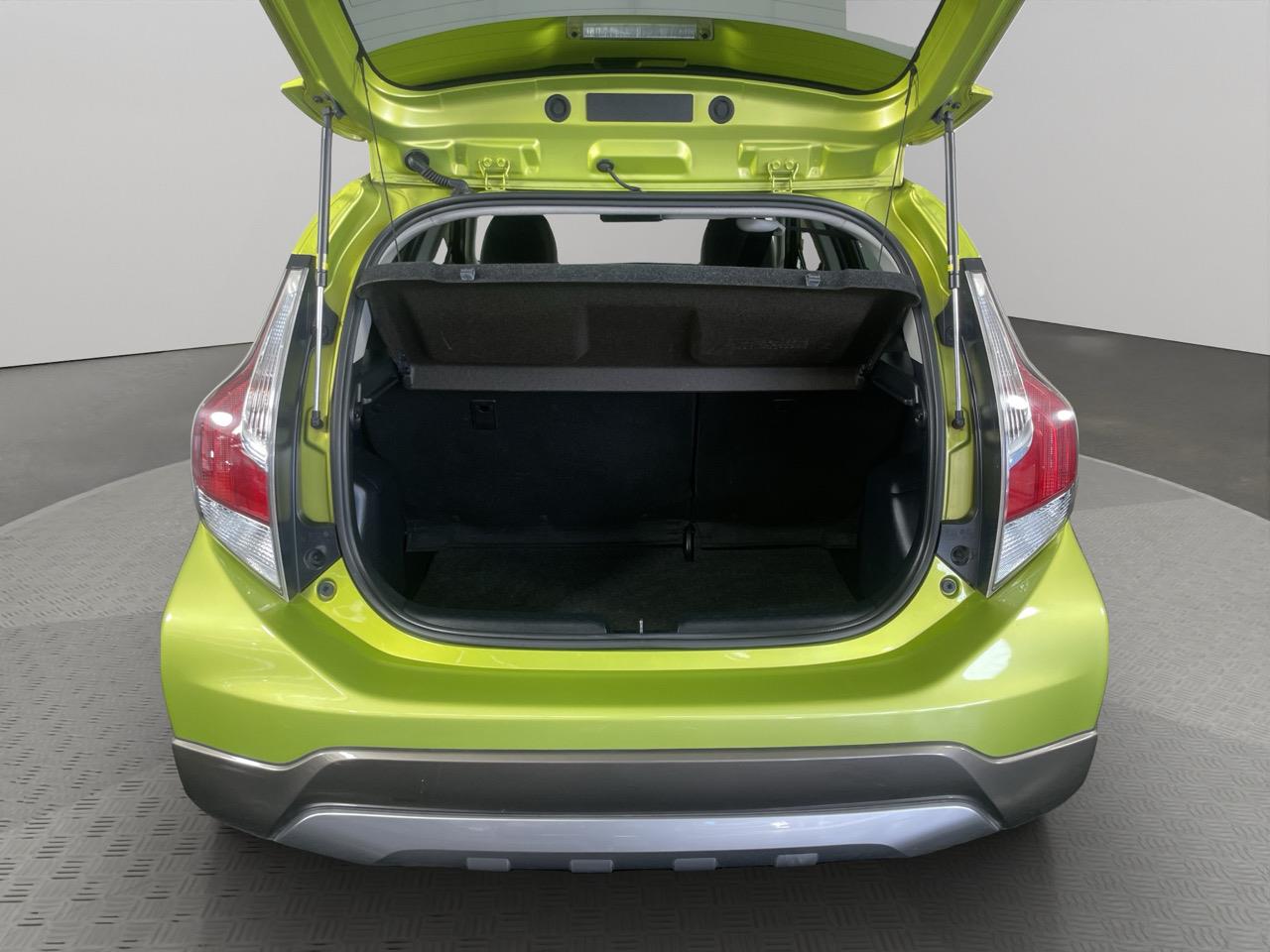 2014 Toyota Aqua X-URBAN Hatchback REVERSING CAMERA + AUTO LIGHTS + PUSH START