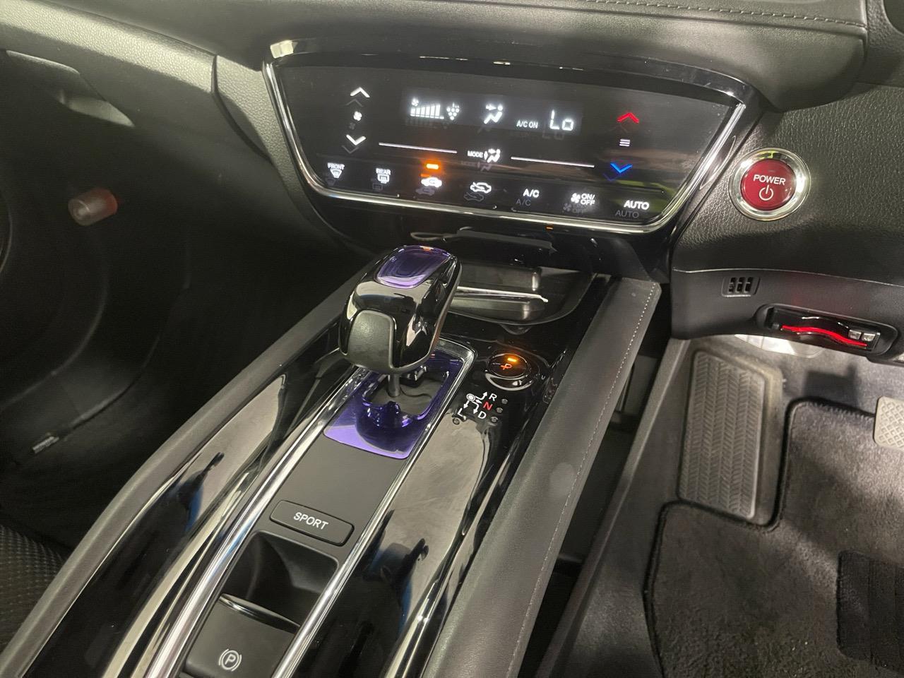 2015 Honda Vezel HYBRID X RV/SUV LOW KM + REVERSING CAMERA + PUSH START