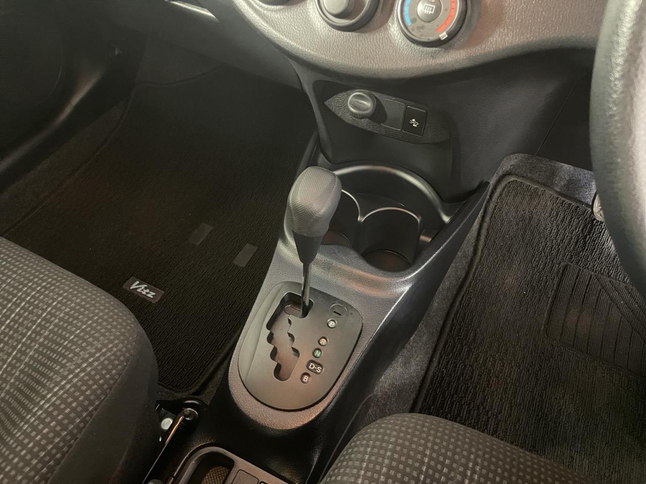 2017 Toyota Vitz Yaris F Hatchback LOW KMS + GREAT FUEL EFFICIENCY + GREAT SPACE