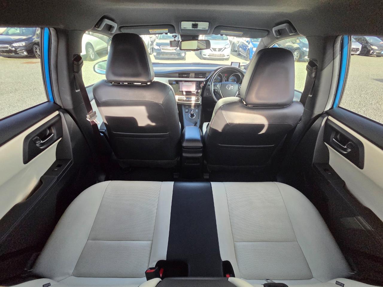 2016 Toyota Auris Corolla Hybrid G Hatchback HEATED SEATS + CRUISE CONTROL + REVERSING CAMERA