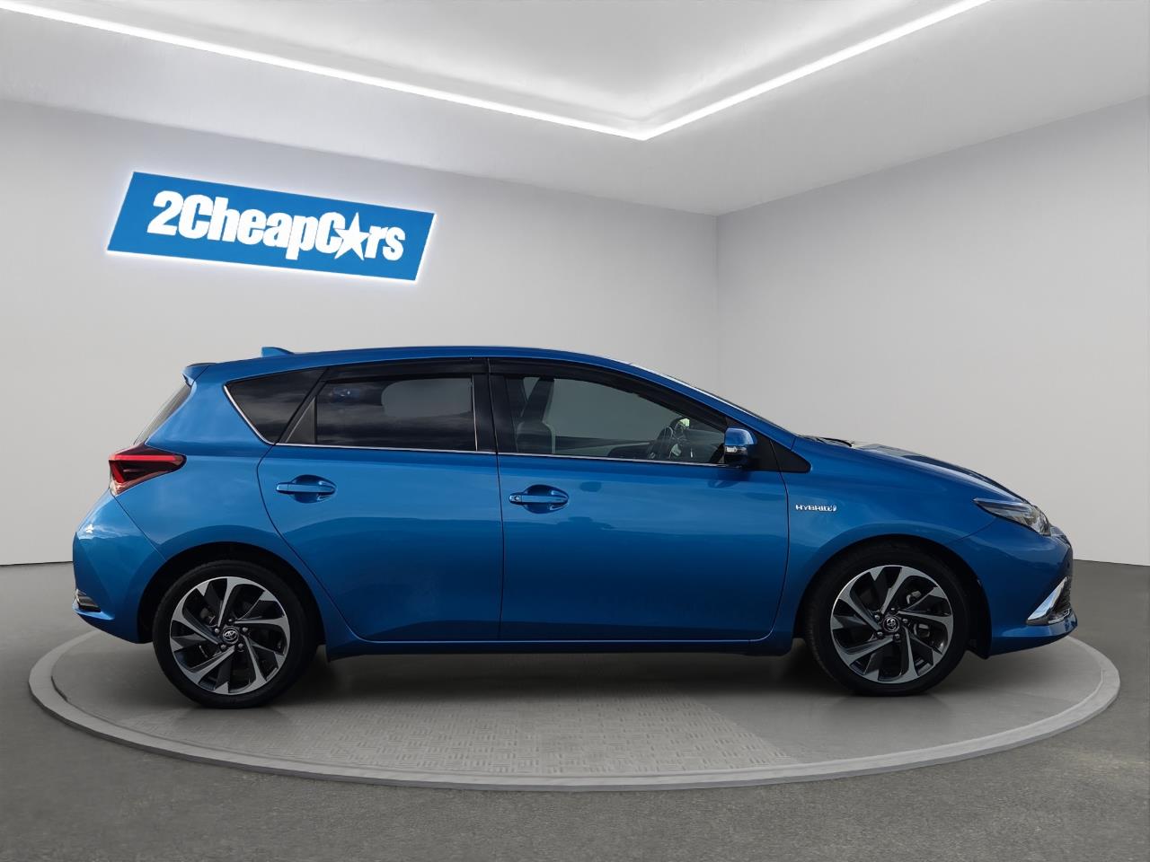 2016 Toyota Auris Corolla Hybrid G Hatchback HEATED SEATS + CRUISE CONTROL + REVERSING CAMERA